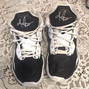 Nike Kyrie Shoes Size 16